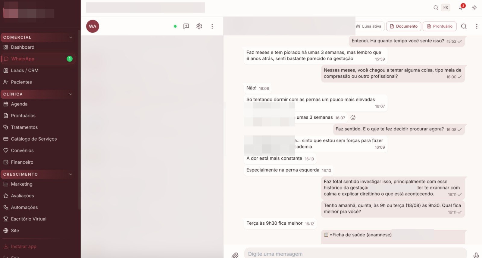 Conversa real em que o agente de inteligência artificial investiga o caso do paciente, entende o histórico e oferece dois horários disponíveis na agenda, que o paciente escolhe